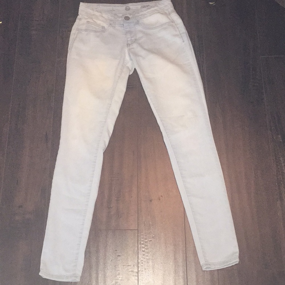 Light wash jeans